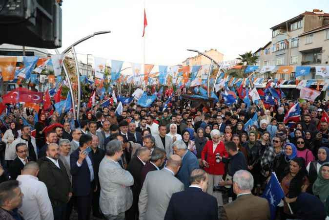 AKP’liler açılışı bile şova çevirmeye başladı