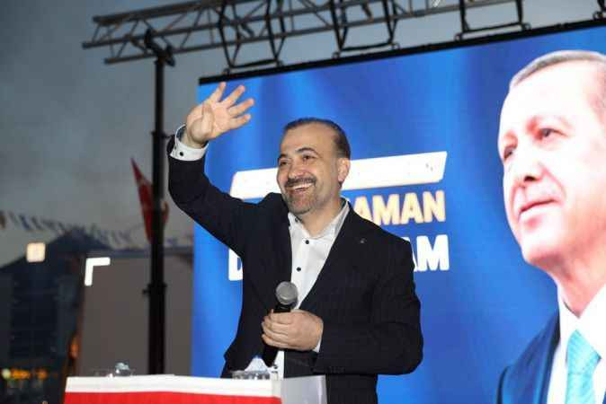 AKP’liler açılışı bile şova çevirmeye başladı