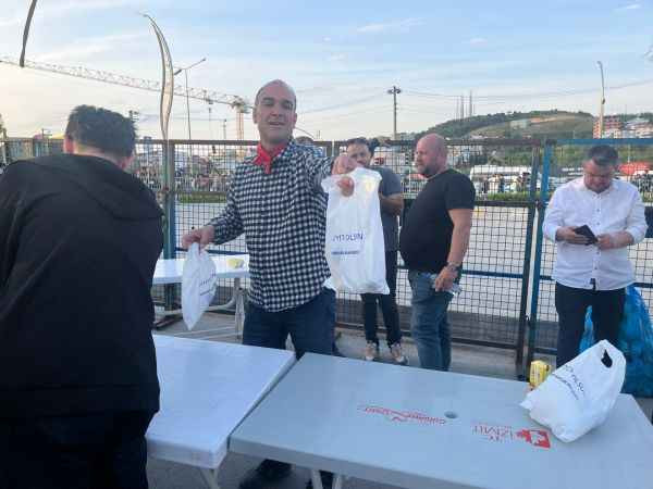 Hürriyet reklamına Gebze’de devam etti