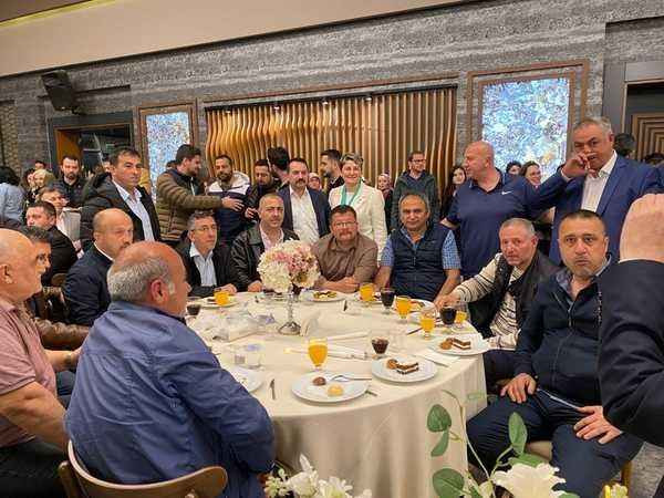 EYT’liler bu düğüne akın etti... Ayberk ve Ezgi Nazlıcan görkemli bir törenle evlendi