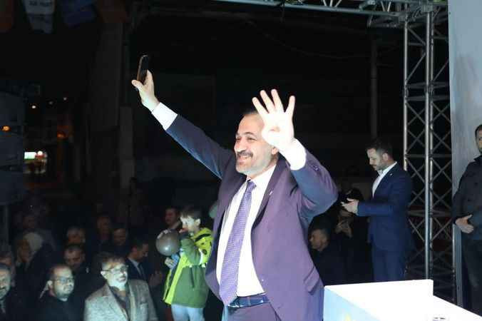 Talus’tan CHP’ye Özgür Özel göndermesi: Ara sokak bile boş kaldı