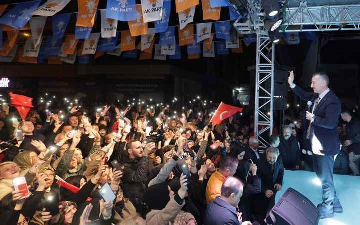 Talus’tan CHP’ye Özgür Özel göndermesi: Ara sokak bile boş kaldı