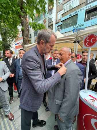 CHP’nin aday gösterdiği il başkanı yöneticilerini MHP’ye kaptırdı