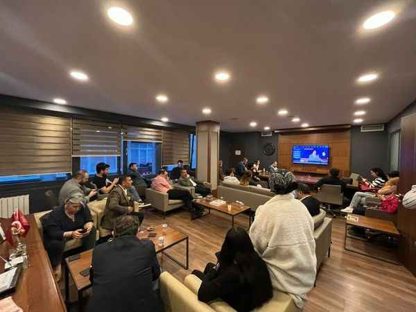 “Kazanıyoruz” Sarı’dan “sandık” çağrısı!