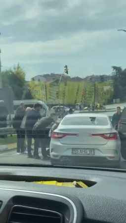 Araçtan sopa ile inip dehşet saçtılar