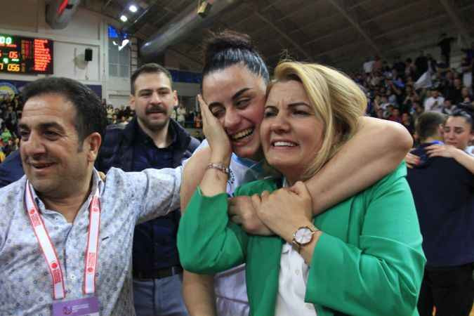 Hürriyet’in mutluluk gözyaşları