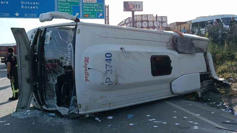 Kocaeli'de feci kaza! İşçi servisi TIR'a çarptı: 13 yaralı