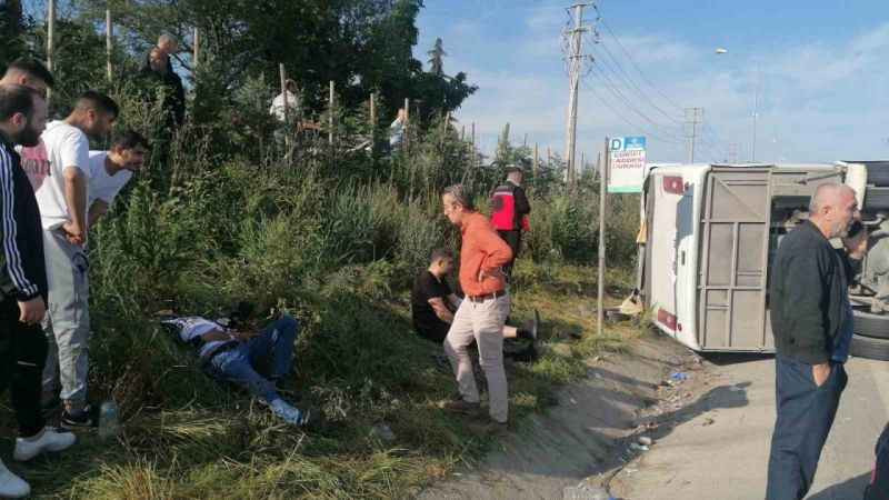 Kocaeli'de feci kaza! İşçi servisi TIR'a çarptı: 13 yaralı