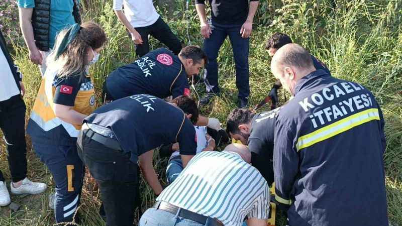 Kocaeli'de feci kaza! İşçi servisi TIR'a çarptı: 13 yaralı