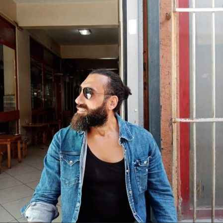 Öldürülen genç son yolculuğuna uğurlandı