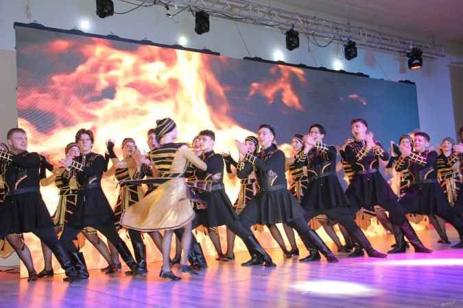 Bahçeşehir Koleji dans gecesinde büyük coşku