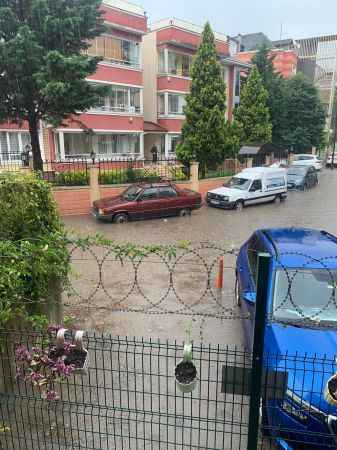 İzmit’in göbeğinde çirkin manzara
