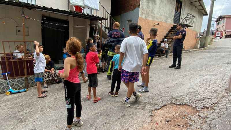 Yılan ihbarı itfaiye ekiplerini harekete geçirdi