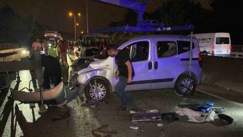 Kocaeli'de feci kaza, araçlar takla attı, yaralılar var