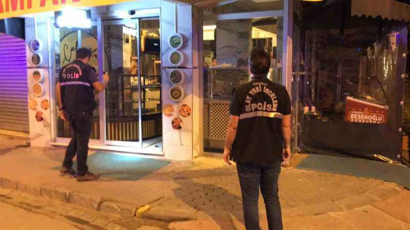 İzmit'te çalıştığı iş yerinde silahla vuruldu