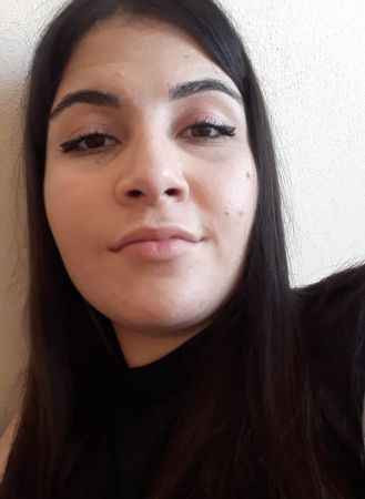 Kaybolan kızını gece gündüz sokak sokak arıyor