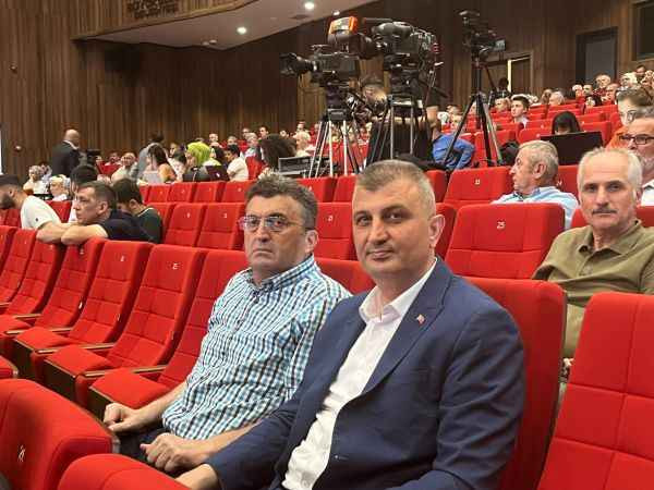 Sadece onlar katıldı Büyükakın “Öküz altında buzağı aramayın” dedi