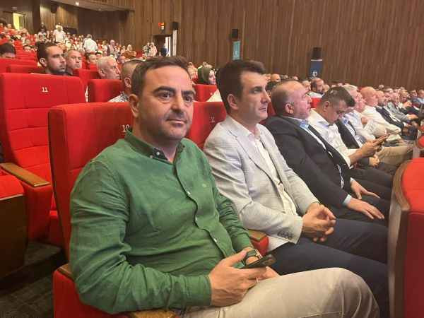 Sadece onlar katıldı Büyükakın “Öküz altında buzağı aramayın” dedi