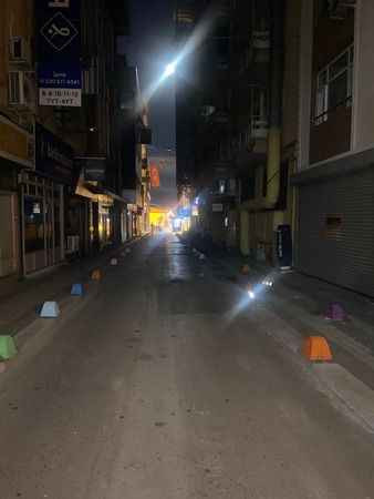 İzmit çarşıda cadde ve sokak karanlığa büründü... "1 hafta oldu, ilgilenen yok"