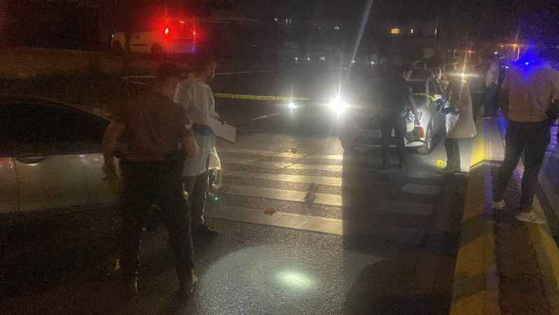 Kocaeli'de polise silahlı saldırı... 1 polis vuruldu, o anlar kamerada!
