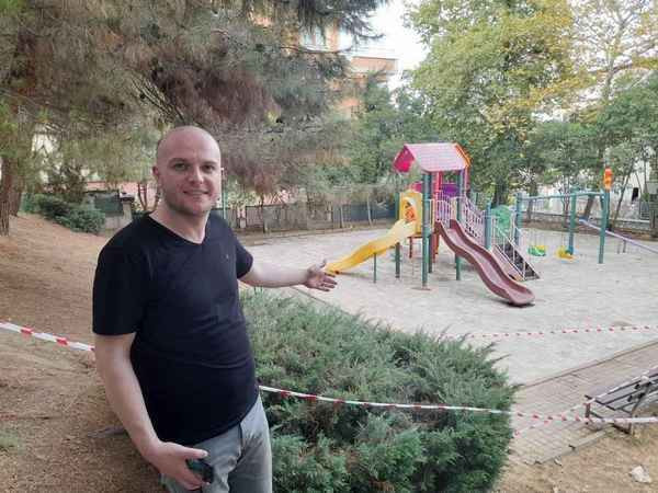 Muhtar, kahkaha attırdı... Koyun sürüsünü çekip, ekiplere teşekkür etti!