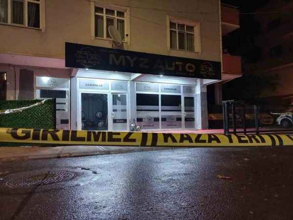 Kocaeli'de oto galeriye kurşun yağmuru