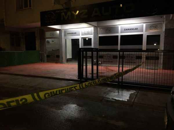 Kocaeli'de oto galeriye kurşun yağmuru