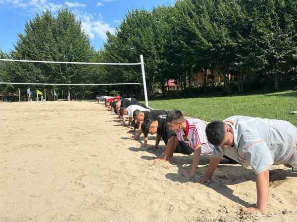 Ülkücüler 250 gençle kamp yaptı
