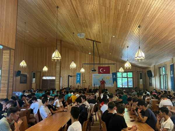 Ülkücüler 250 gençle kamp yaptı