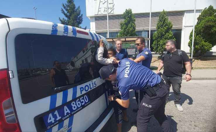 İzmit'te mahalleli, anne ve kızını taciz eden sapığı, nöbet tutarak yakaladı