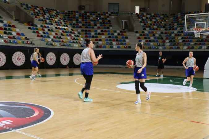 Şampiyon Periler yeni sezona hazırlanıyor