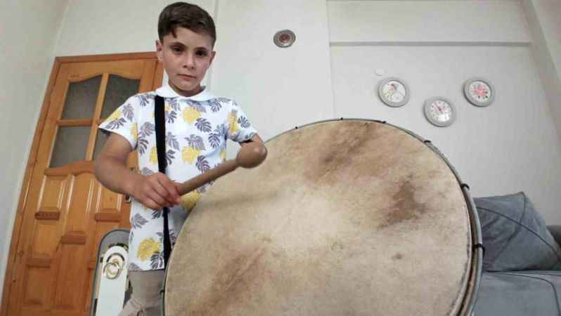 8 yaşında Kocaeli'de düğünlerin vazgeçilmezi oldu