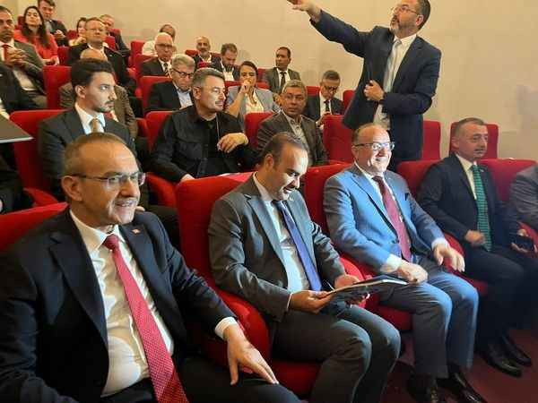 Bakan Kacır Kocaeli’de