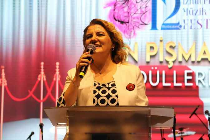 Hürriyet festivalde konuştu “Bu kent grinin altında ezilsin istemiyoruz!”