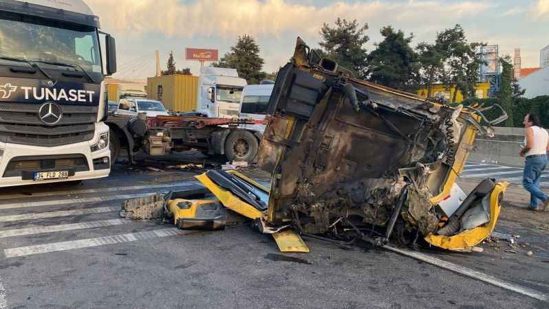 Kocaeli'de tırın kupası koptu: yaralılar var