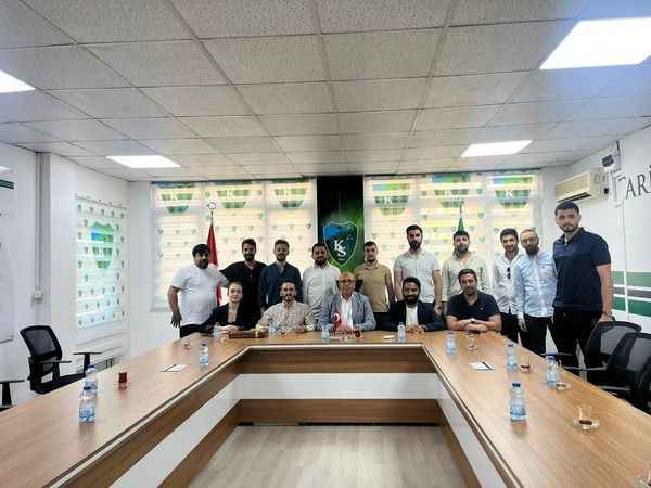 Gençlik Meclisi’nden Kocaelispor’a ziyaret ve destek mesajı