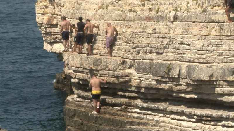 Kocaeli'de kayalıklardan ölümüne atlayış