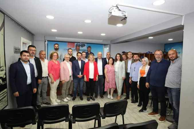 Hürriyet 4 yıl sonra CHP binasında
