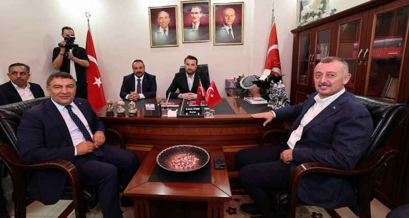 Büyükakın’dan MHP’ye ziyaret “Birleşerek ve bütünleşerek eserler üretiyoruz”