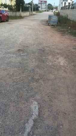 Bu yol nedeniyle başlarına gelmeyen kalmamış! Belediyeye bildirmişler ama…