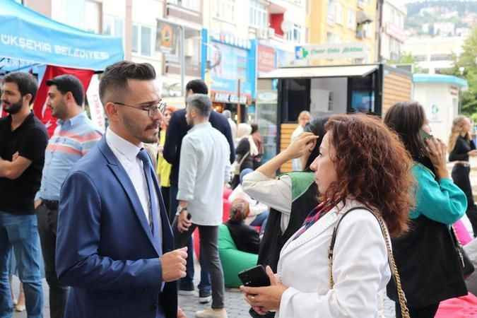 Kocaeli Kent Konseyi'nin gençlerinden 100. yılda 100 kütüphane projesine destek