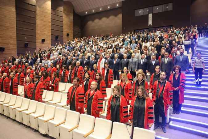 Bakan Güler Gebze’de konuştu GTÜ’yü yere göğe sığdıramadı