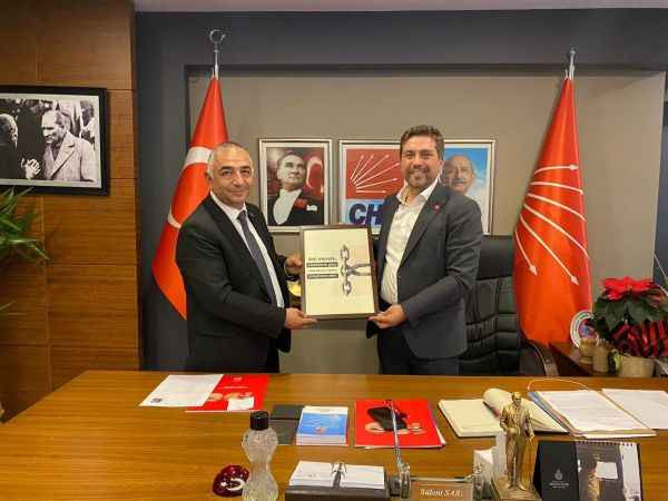 Manidar hediye... Rakibinden Sarı’ya “hayırlı olsun” ziyareti