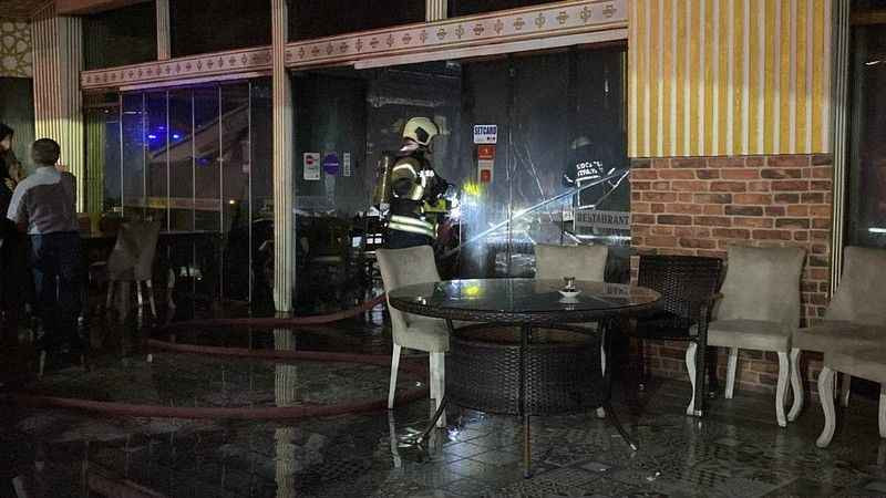 Kocaeli'deki restoran yanarak kullanılamaz hale geldi