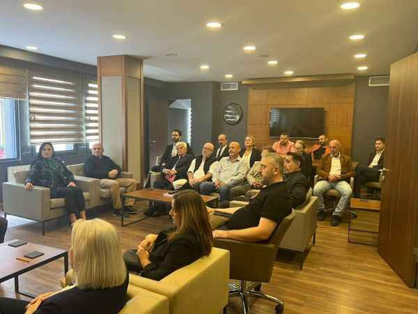 Manidar hediye... Rakibinden Sarı’ya “hayırlı olsun” ziyareti