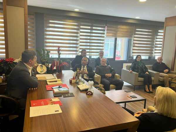 Manidar hediye... Rakibinden Sarı’ya “hayırlı olsun” ziyareti