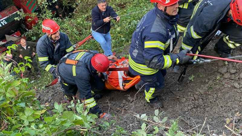 Kocaeli’de İtfaiye aracı devrildi: 1 Şehit 3 yaralı