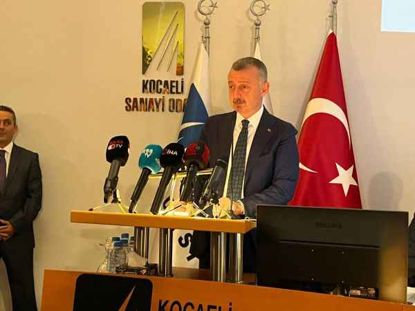Büyükakın, İmamoğlu'na çattı: Tribünlere oynayan...