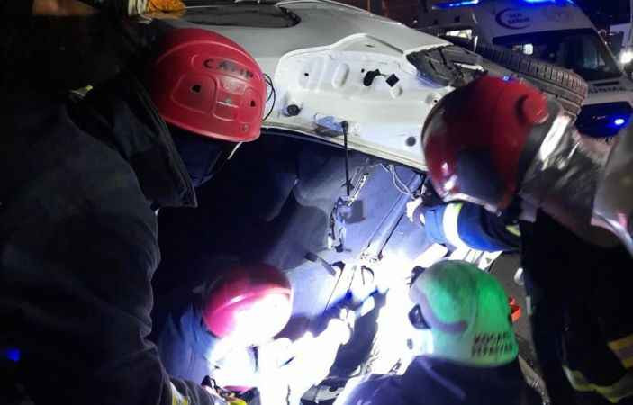 Kocaeli’de işçi servisi kaza yaptı: Çok sayıda yaralı