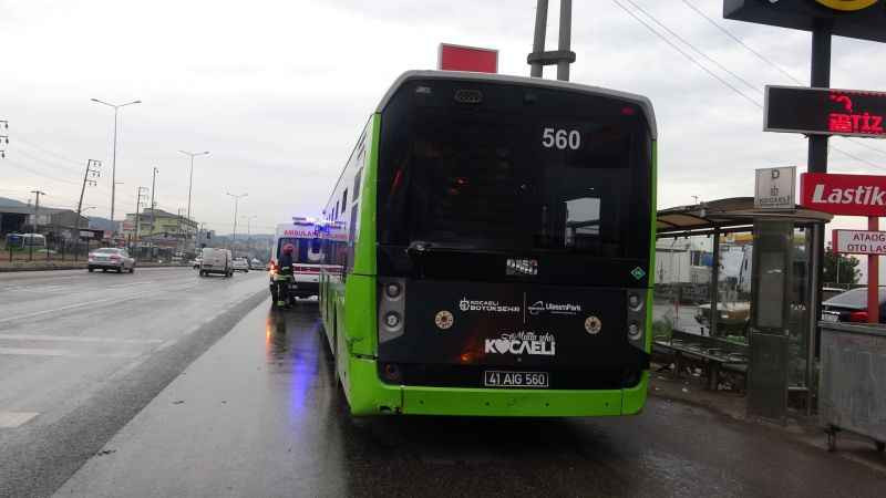 Tır belediye otobüsüne çarptı: Yaralılar var